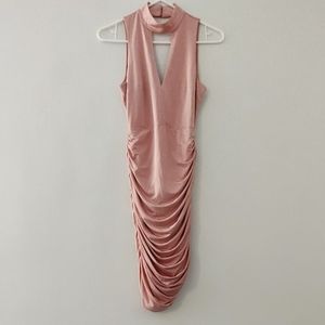 DUSTY PINK RUCHED DRESS VNECK SIZE SMALL